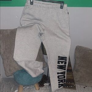 Casual Gray Sweatpants with New York Print